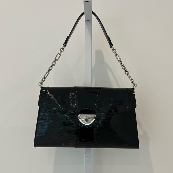 LOUIS VUITTON BLACK PATENT CONVERTIBLE BAG CLUTCH - Picture 3 of 13